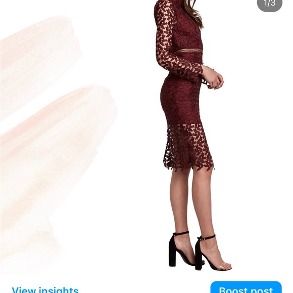 Burgundy lace dress - Picture 3 of 6